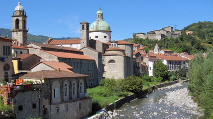 Veduta di Pontremoli in Lunigiana