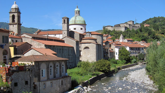 Veduta di Pontremoli in Lunigiana