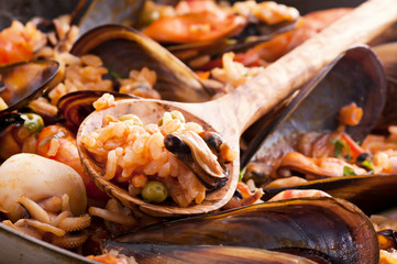Meeresfrüchte Paella © HLPhoto