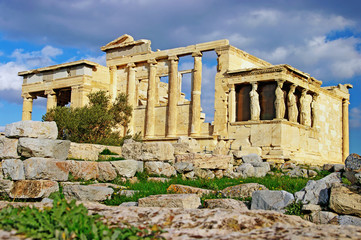 Fototapeta na wymiar Ganek Kariatyda z Erechtejon na Akropolu w Atenach
