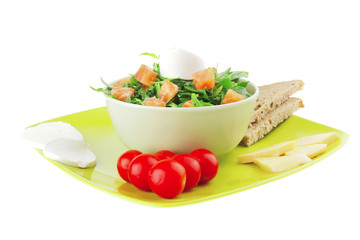 salad with smoked salmon and fromage
