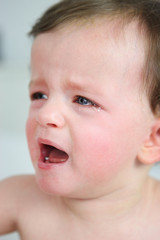 baby,kleinkind,portrait,weinend