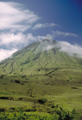 Fototapeta na wymiar volcan merapi à Flores