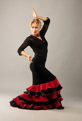 Fototapety  Piękna kobieta taniec flamenco