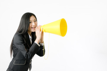 応援する女性社員