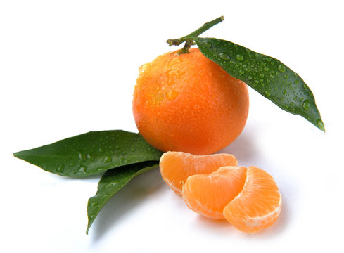 clementines with segments with drop