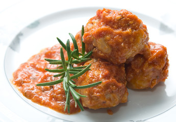 polpette con sugo di pomodoro
