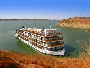 Photo sur Aluminium Egypte Croisière de luxe sur le Nil au lac Nasser, à Abou Simbel, Assouan (Egypte)