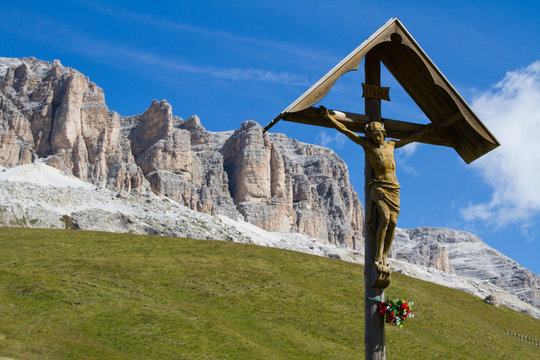 crocefisso in montagna