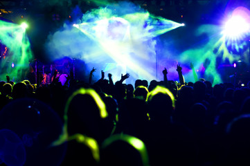 silhouettes of concert crowd