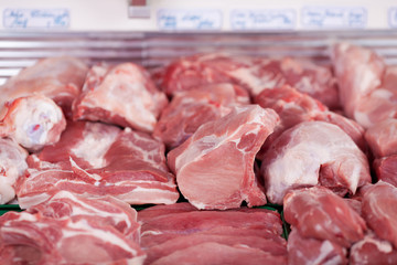 frisches fleisch in der theke