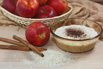 rice pudding, apple and cinnamon