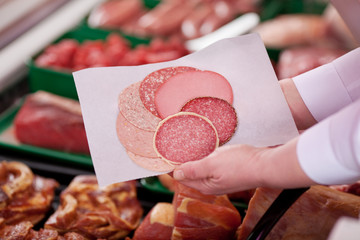 verschiedene sorten salami