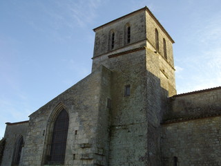 Fototapeta na wymiar Eglise de Saint Sornin