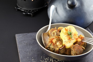 Tajine d'agneau - poires/pistaches
