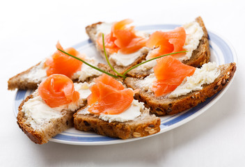 Bread with cream cheese and smoked salmon