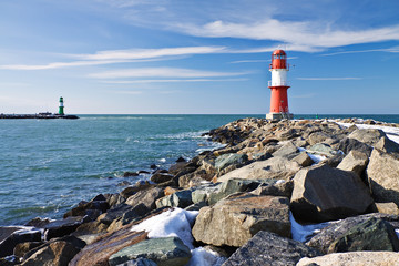 Die Ostmole in Warnemünde im Winter.