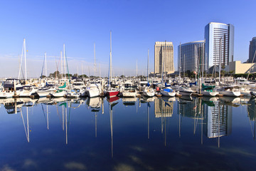 Fototapeta na wymiar San Diego Jachty i City Skyline