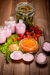 Obraz na płótnie Canvas Spa supplies - mineral salt for aromatherapy
