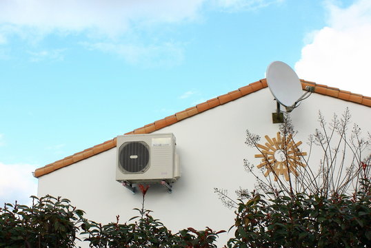 pompe &agrave; chaleur sur une maison