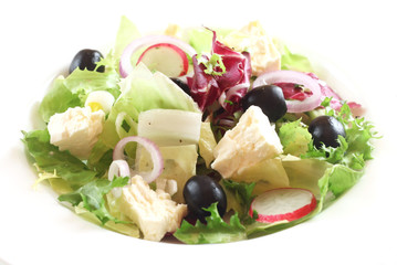 Green Salad with Feta and Black Olives