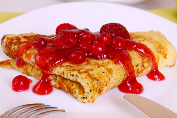 pfannkuchen mit marmelade