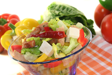 Gemischter Salat mit Putenstreifen