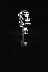 black 50s 60s microfono
