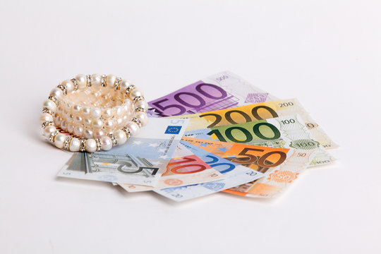 pearl and money