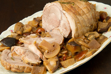 arrosto di vitello con funghi © Lsantilli