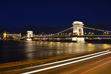 Obraz premium Budapest Chain Bridge by night