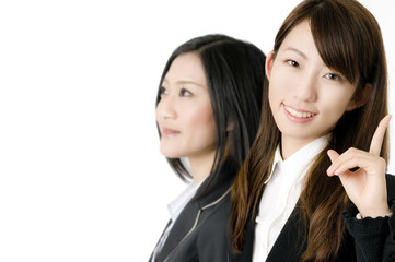 指差す女性社員
