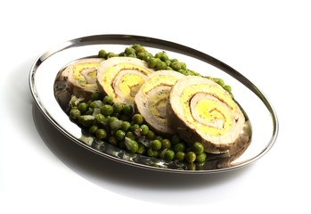 Carne con frittata e piselli - Meat with egg and peas