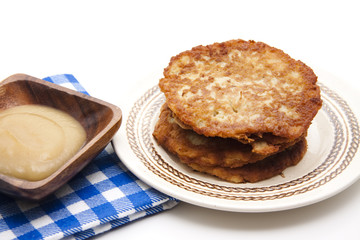 Kartoffelpuffer und Serviette