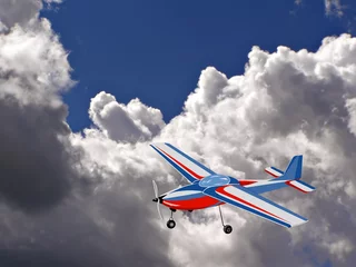 Afwasbaar Fotobehang Vliegtuigen wolk op lucht