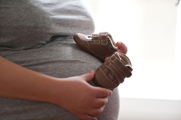 Schwangerer Bauch