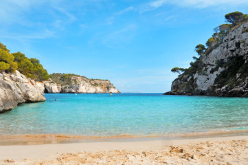Fototapeta na wymiar widok Macarelleta plaży w Menorca, Baleary, Hiszpania