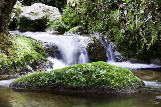 Nacimiento de R&iacute;o Huesna_2