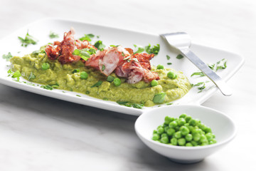 mashed peas with fried pancetta