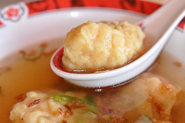 soupe chinoise raviolis et crevettes