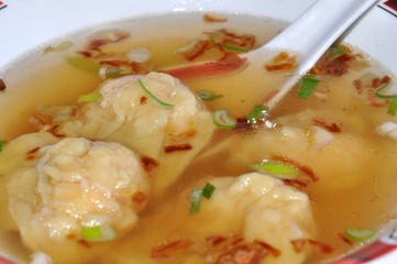 soupe chinoise raviolis et crevettes