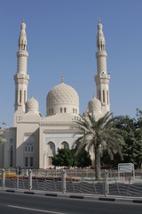 Fototapeta na wymiar jumeirah mosque in dubai