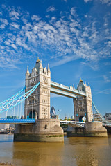 Fototapeta na wymiar Tower Bridge w Londynie, w Wielkiej Brytanii