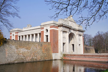 Fototapeta na wymiar Menin Gate Memorial w Belgii