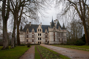 Azai-Le-Rideau