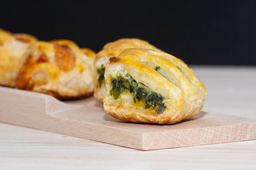 tasty snacks to eat during the cocktail party.