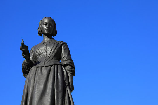 statue of Florence Nightingale