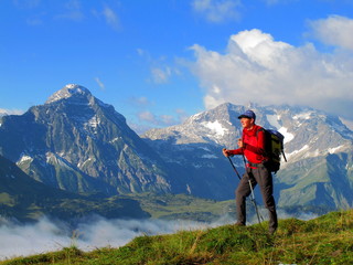 Fototapeta na wymiar Turystów w górach