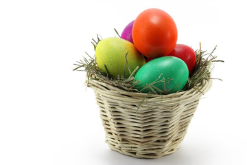 osternest mit ostereier