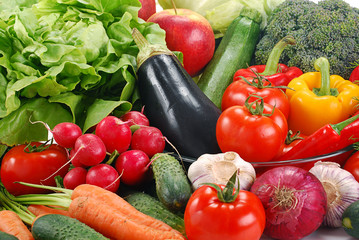 Fototapety  Kompozycja z różnorodnością surowych warzyw